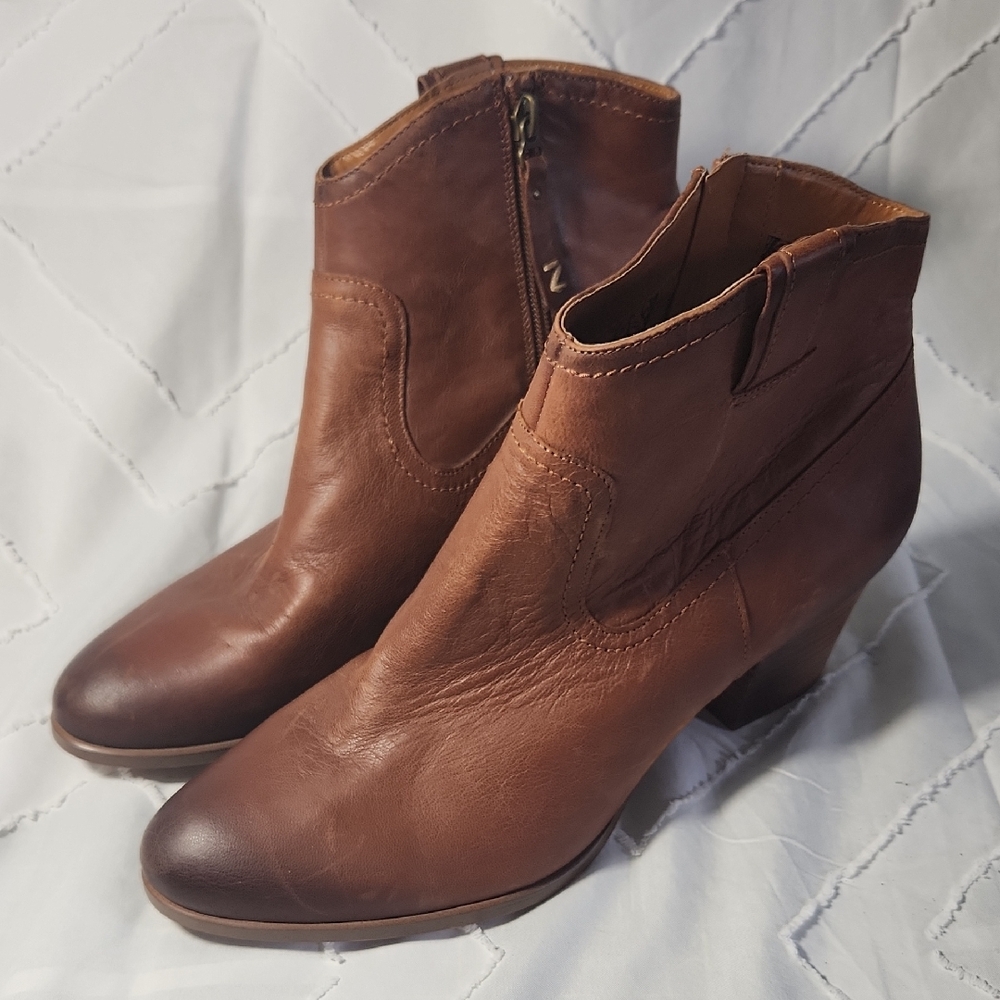 Zodiac KELA Chestnut Leather Ankle Booties